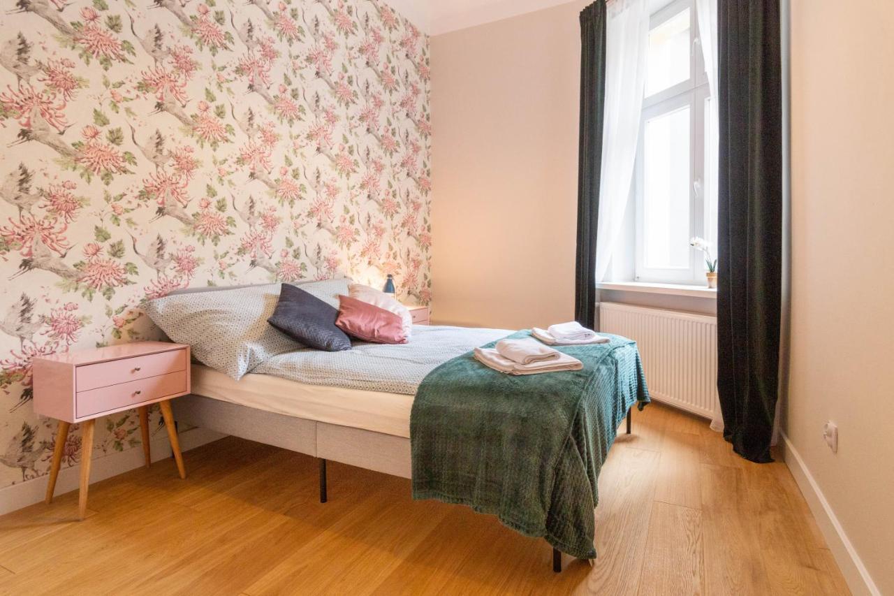 Glamorous And Brand New 2 Bedroom Krakow Bagian luar foto