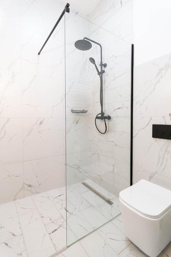 Glamorous And Brand New 2 Bedroom Krakow Bagian luar foto